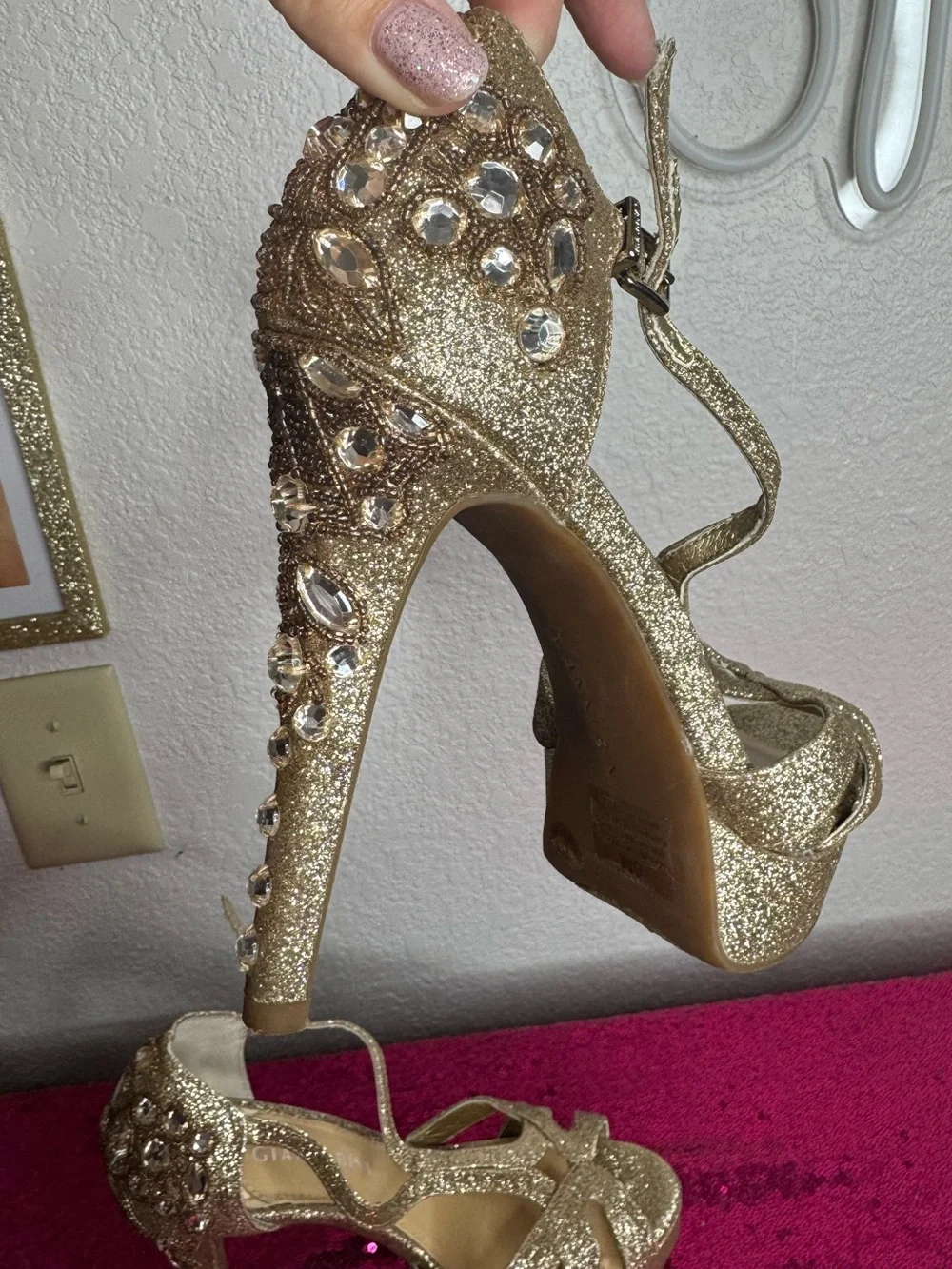 GIANNI BINI 🌟 Glitter Gold Jeweled Strappy Stiletto 4” Heels (Women’s 6)